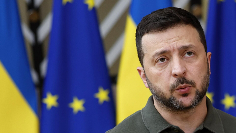 Зеленский нарвался на реакцию Запада и решил отыграть назад, заявил Азаров