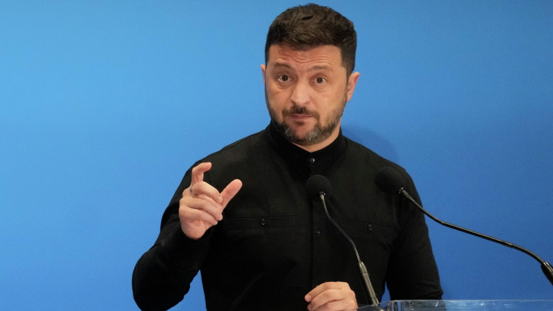 Зеленский внес законопроект о НАБУ и САП на фоне протестов