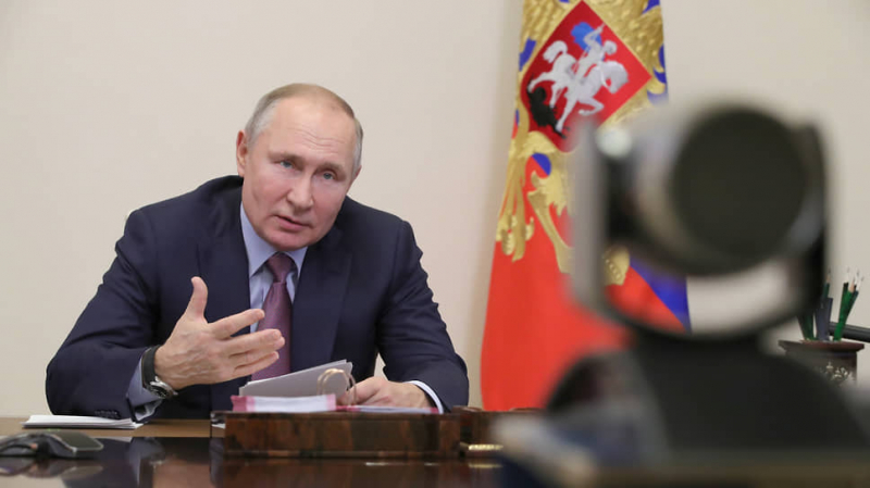 Путин назвал соцсети бизнесом для извлечения прибыли «любой ценой»
