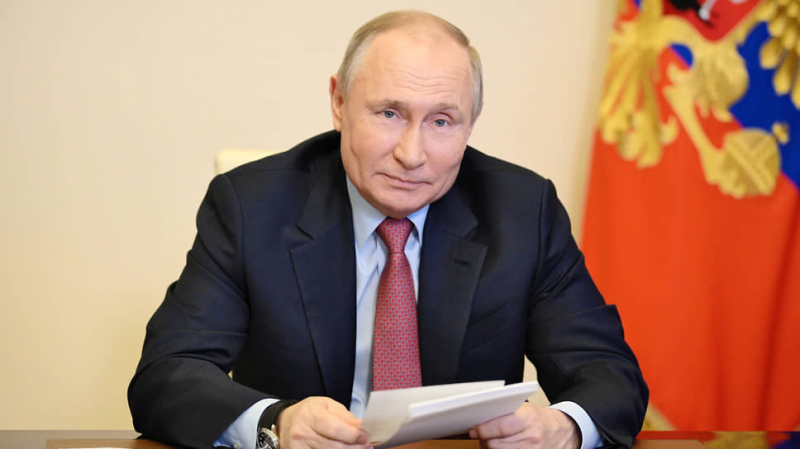 Путин: дополнительные выходные в мае привели к снижению заболеваемости COVID-19