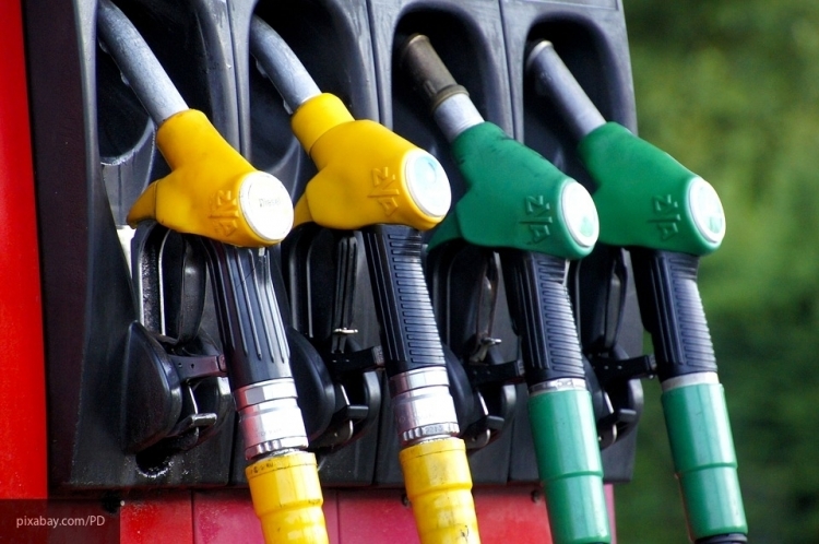 Латвийцам рассказали, как сильно повысятся цены на топливо на заправках 