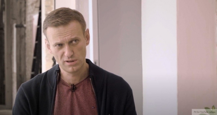 Навальный призвал спонсировать "Проект" Ходорковского 